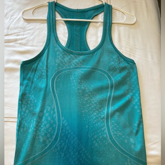 Lulu Lemon Swiftly Tech Tank - Picture 1 of 3